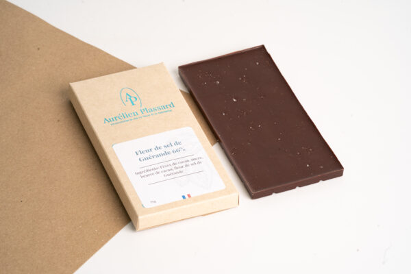 Tablette noir 66% fleur de sel de Guérande