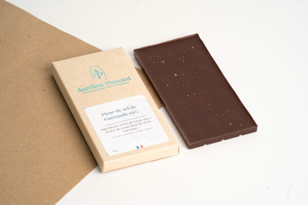 Tablette noir 66% fleur de sel de Guérande